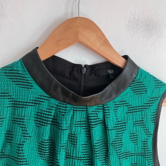 Tibi Green & Black Top w/ Leather Trim Sleeveless top - Picture 2 of 5